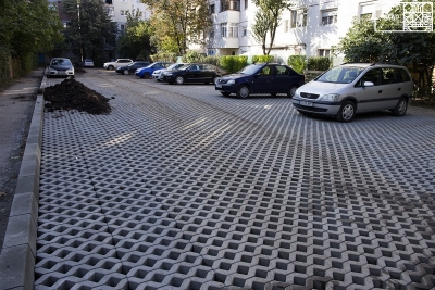 FOTO | O nouă parcare în Micro 17