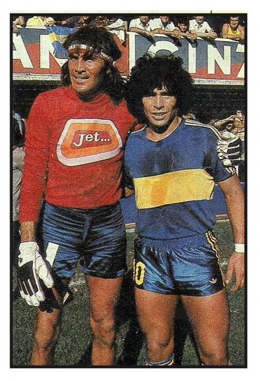 Diego Maradona, alături de conaţionalul său Gatti, depistat pozitiv cu Covid-19