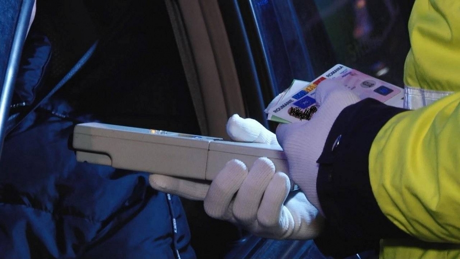 S-a urcat beat la volan şi a făcut accident