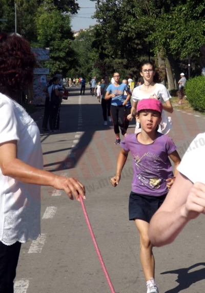 Crosul Sănătăţii - în cârje, la 70 de ani sau la 12, au alergat pentru sănătate