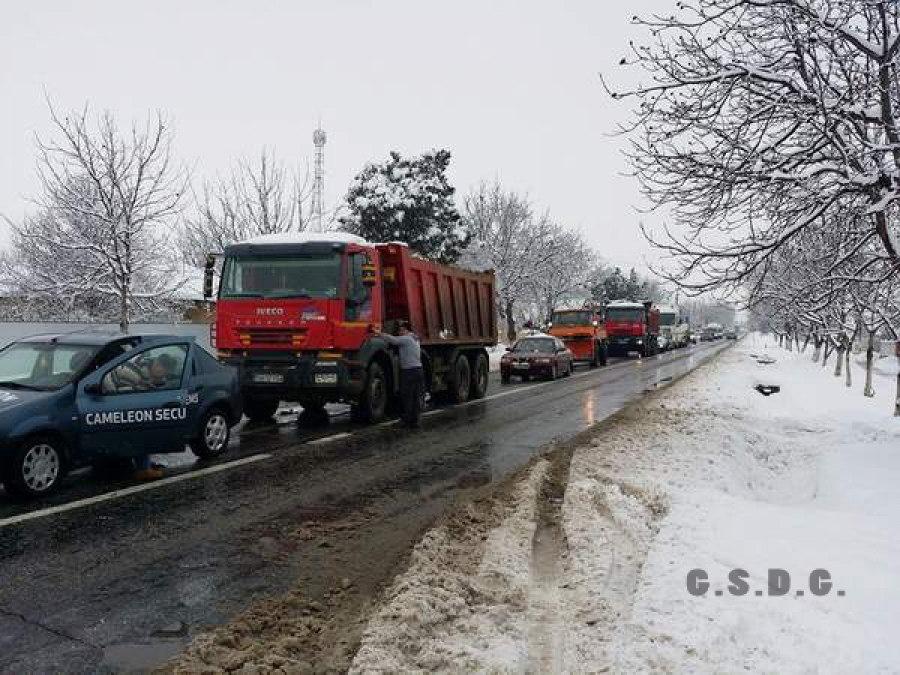 Copil rănit din cauza unui şofer vitezoman pe zăpadă