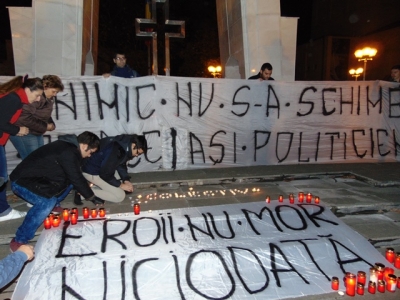 Gălăţenii au comemorat un an de la tragedia din Colectiv