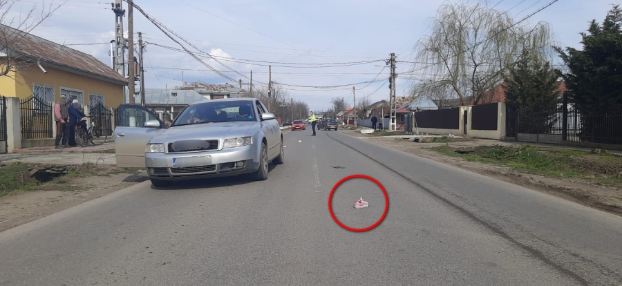 Tragedie de 8 Martie în județul Galați: Fetiţă de 8 ani lovită de maşină după ce a coborât din microbuzul şcolii, la Corod