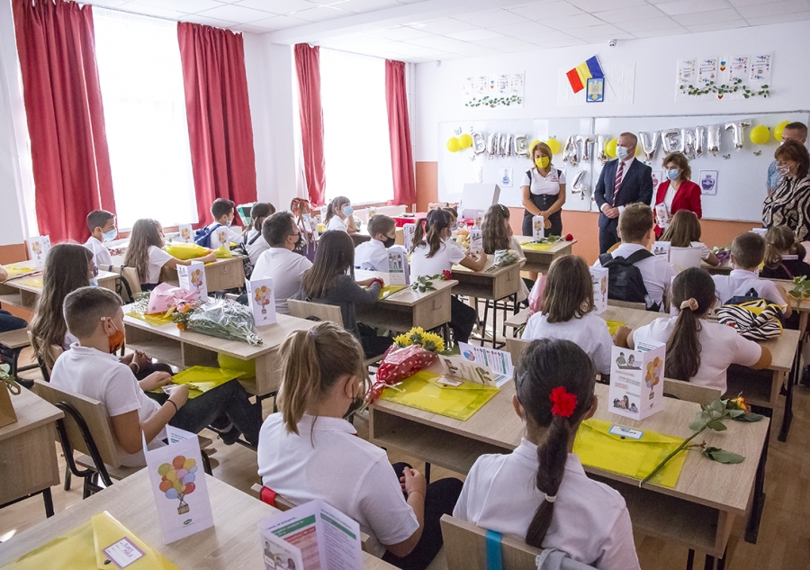 Elevii Şcolii nr. 33 din Galaţi au început anul şcolar în "casă nouă" (FOTO)