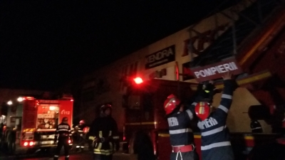 Incendiu la mall-ul de pe Coşbuc