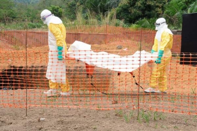 Ebola se propagă "ca un foc de pădure"