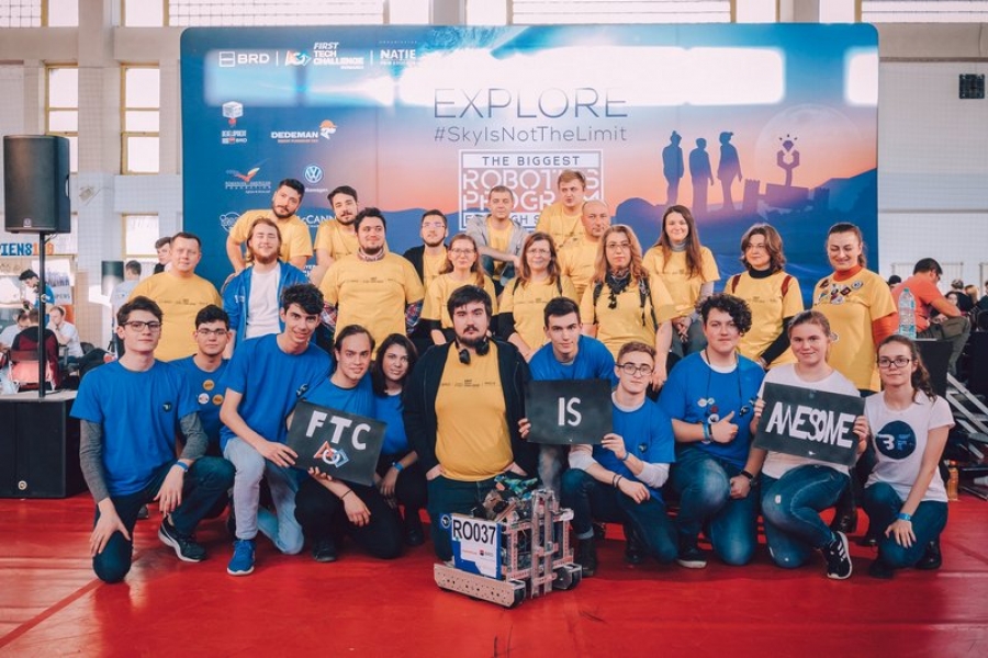 Liceeni cu care ne mândrim: Echipa ByteForce vrea să pună Galaţiul pe harta roboticii internaţionale