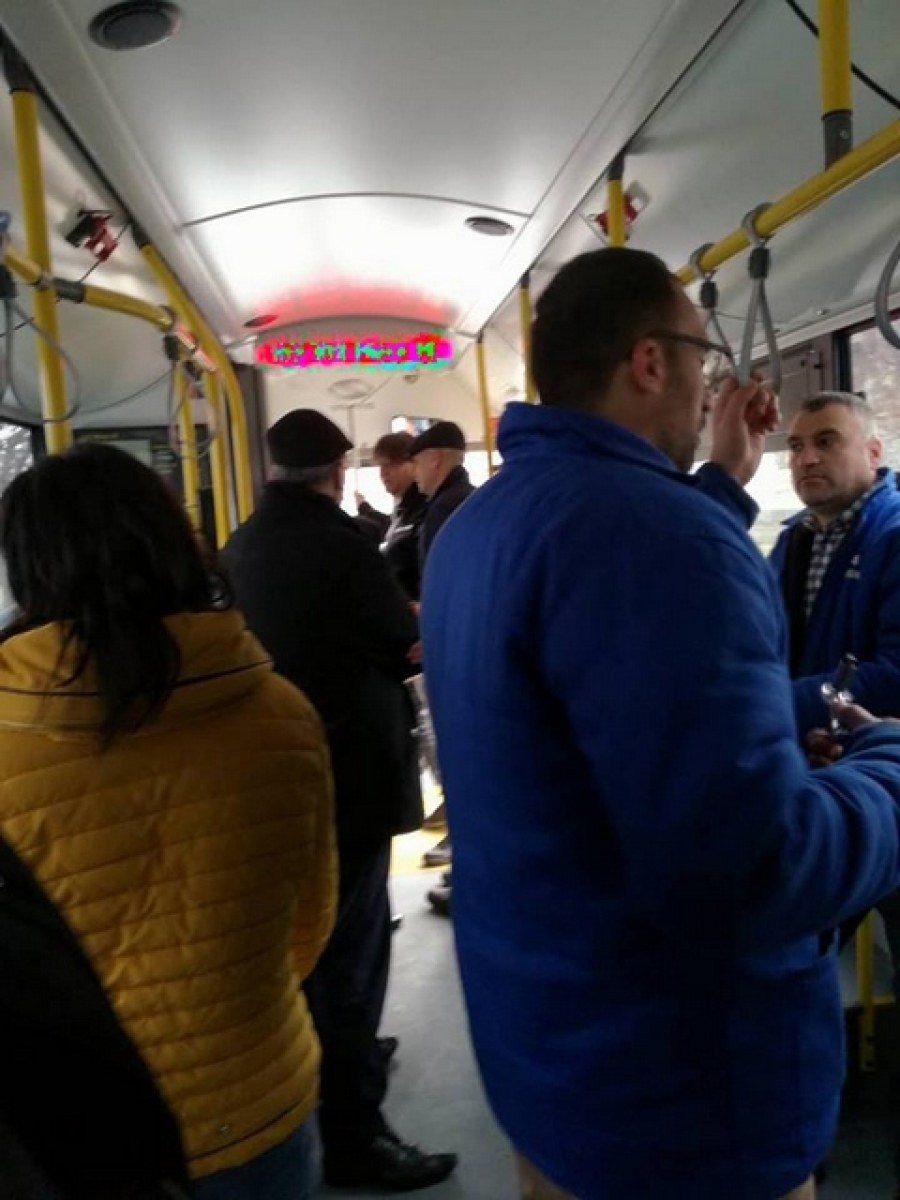 Călător rănit după ce un autobuz Transurb a frânat brusc