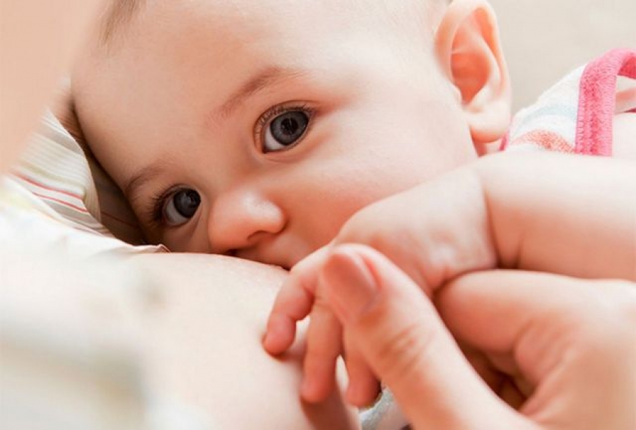 Alăptarea bebeluşilor timp de şase luni reduce riscul de diabet în cazul mamelor