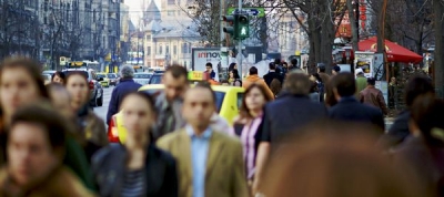 42% dintre români consideră că situaţia economică a UE se va îmbunătăţi în următorul an