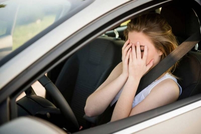 O tânără de 16 ani a "împrumutat" maşina chiar dacă nu avea permis