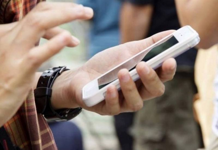 Minor atacat şi jefuit de telefon într-un parc din Galaţi
