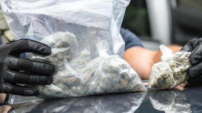 Descinderi la traficanţi de droguri din Galaţi