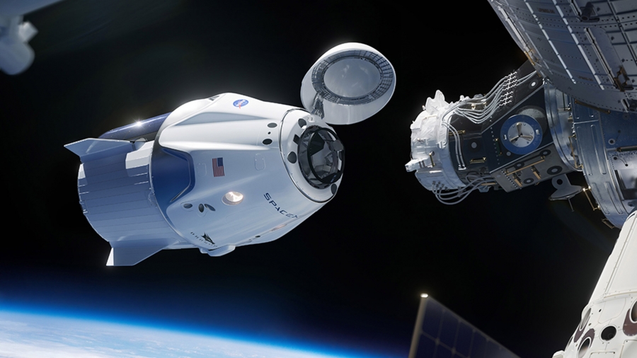 SpaceX caută patru turişti pentru un zbor în spaţiu
