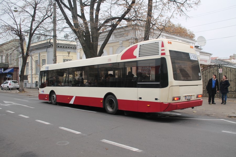 Persoanele cu dizabilităţi, ignorate de unii şoferi ai Transurb