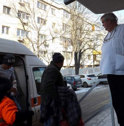 Doi liceeni, atacaţi de rivalul în dragoste al unuia dintre ei