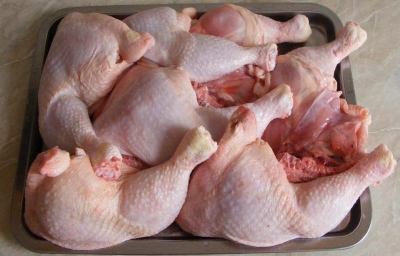 România a importat 42.600 de tone de carne de pasăre în primele patru luni