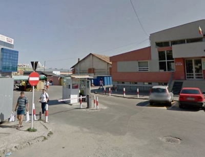 Sistem nou de taxare, non-stop, la parcarea din Piaţa Centrală