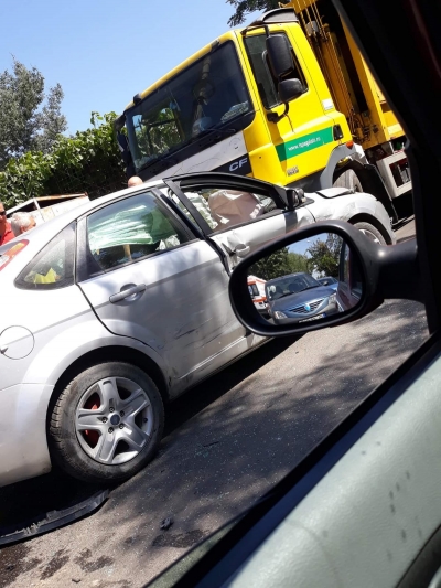 Un şofer băut a provocat un accident cu trei răniţi după o neacordare de prioritate
