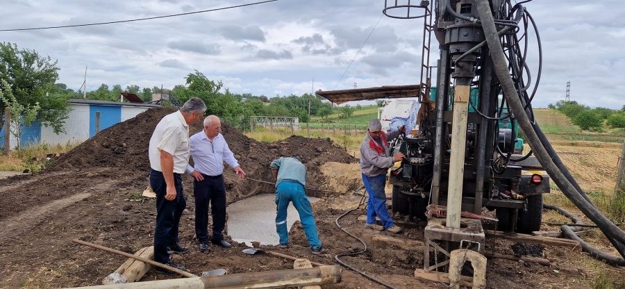 Foraje noi, în judeţul Galaţi, pentru suplimentarea cantităţii de apă