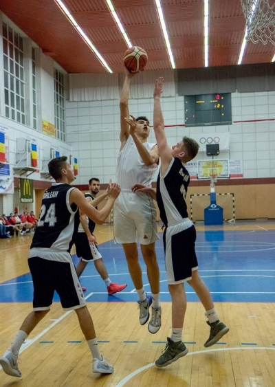 Baschetbaliştii de la CSM Phoenix CSU au obţinut a şaptea victorie consecutivă