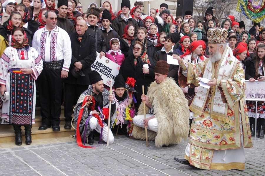 Colindătorii de la Festivalul „Tudor Pamfile” la Catedrala Arhiepiscopală Galaţi (FOTO)