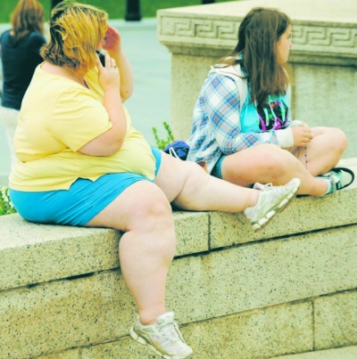 Obezitatea în perioada adolescenţei poate afecta în mod ireversibil densitatea osoasă la vârsta adultă