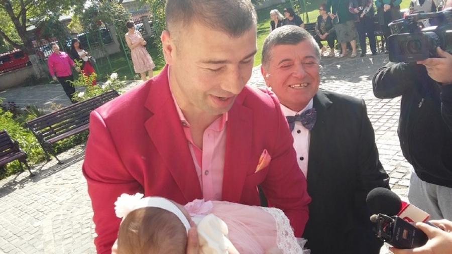 Lucian Bute şi-a creştinat fiica la Galaţi: ”Mi-au dat lacrimile de emoţie”