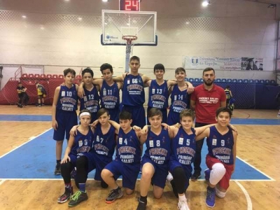 Băieţii Under 13 de la Phoenix LPS s-au obişnuit deja cu victoriile