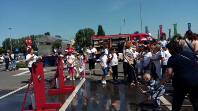 Misiunea cadrelor MAI şi ale Armatei: maxim de distracţie pentru copii
