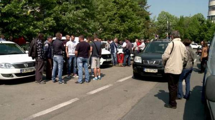 Protest cu scântei la Primăria Galaţi