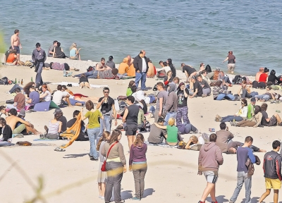 Aproape 70.000 de turişti au ajuns pe Litoral în minivacanţa de 1 Mai; un turist a cheltuit, în medie, 300 de euro