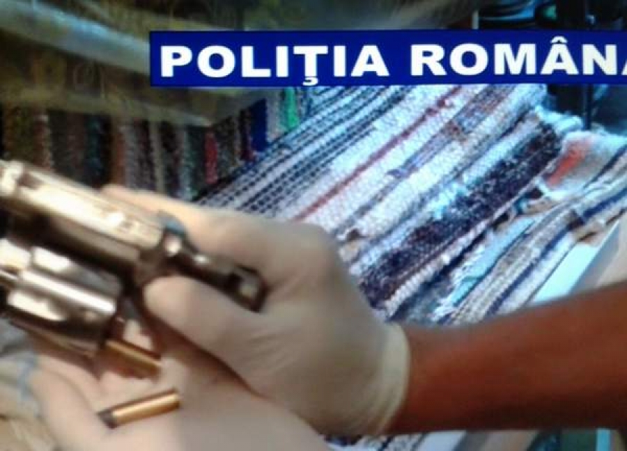 Percheziţii la deţinătorii de arme