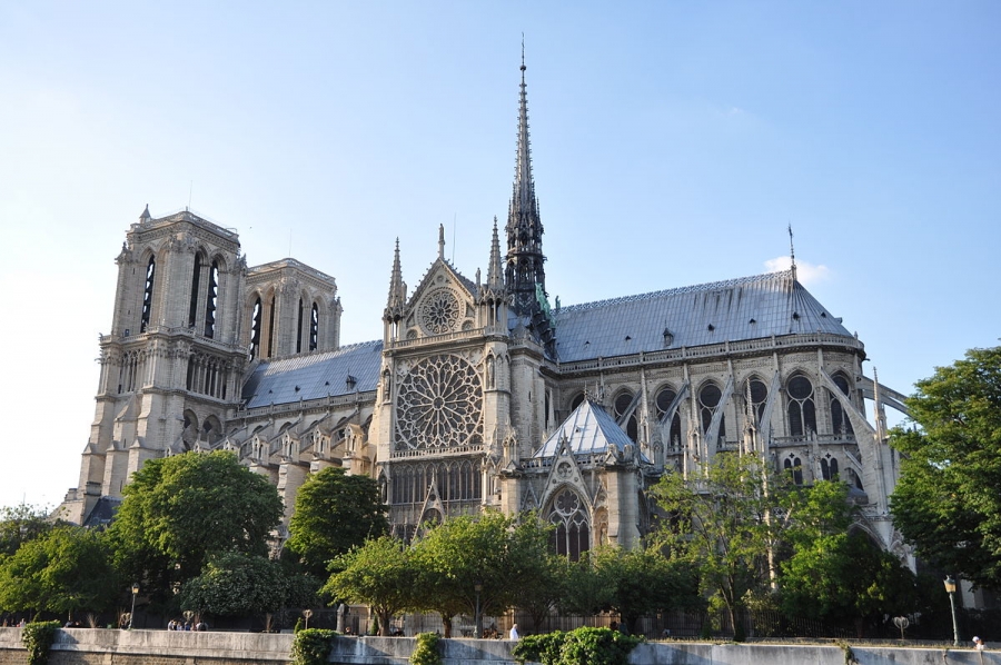 Experţi chinezi vor participa la renovarea catedralei Notre-Dame din Paris