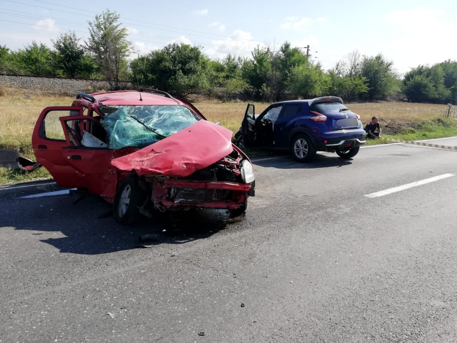 Accident cu 3 răniţi între Braniştea şi Vasile Alecsandri