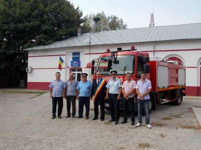 Maşină nouă de pompieri la Cosmeşti
