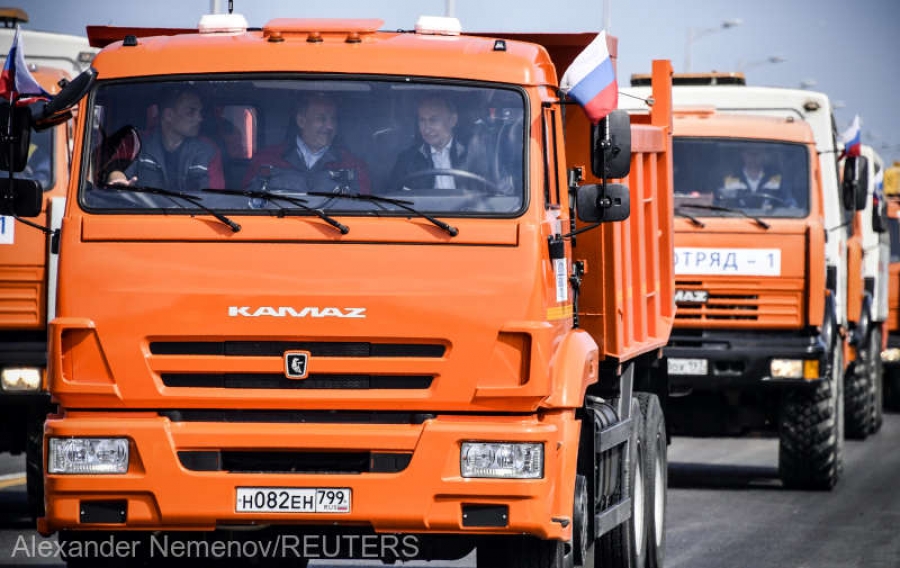 Vladimir Putin a ajuns în Crimeea la volanul unui camion