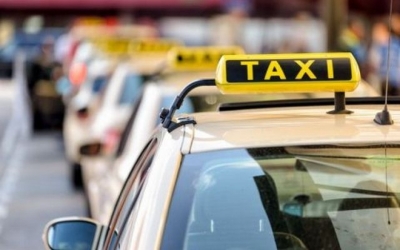 Amendă și dosar penal pentru un taximetrist prins fără centură şi cu permisul suspendat, la Brăila