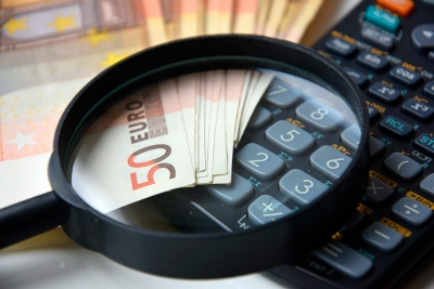 Programul de educaţie financiară "Fluent în Finanţe" a înregistrat o audienţă de 16.500 de persoane