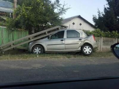 Impact cu un stâlp