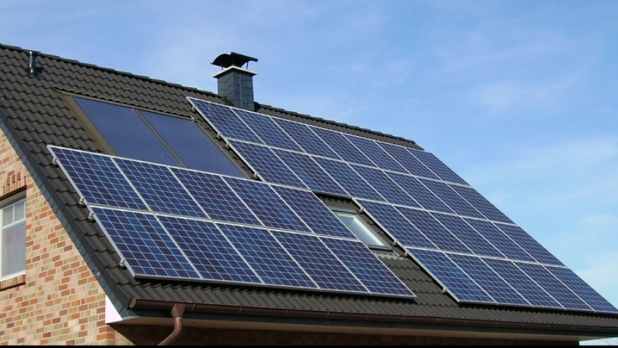 Instalarea panourilor fotovoltaice se face fără autorizaţie de construire