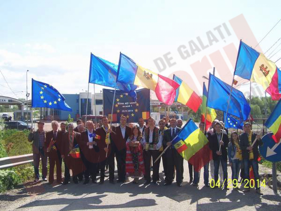 Eliminarea "vizelor de UE" pentru moldoveni, marcată şi în vama Oancea, din Galaţi