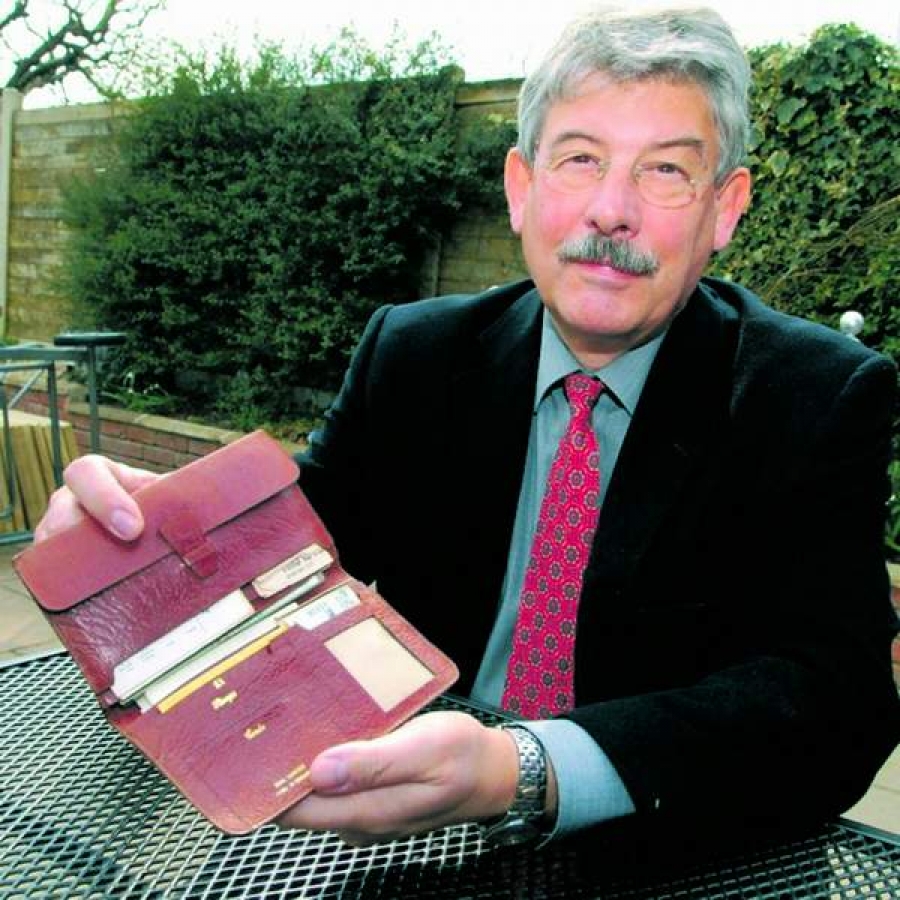 Un englez şi-a regăsit portofelul după 35 de ani