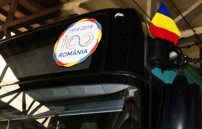 Galerie foto | Transurb pune steguleţe tricolore pe toate autobuzele, tramvaiele şi troleibuzele societăţii