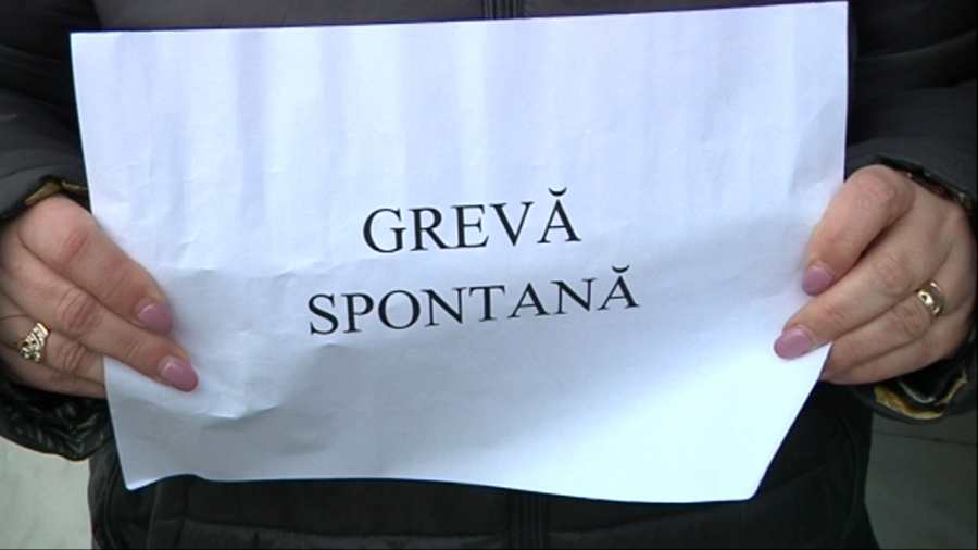 PROTEST al angajaţilor Direcţiei Regionale Vamale Galaţi