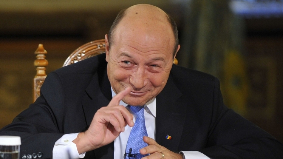 Băsescu ironizează PSD: Să vină Caragiale, să plece guvernul!