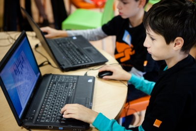 Start pentru educaţia digitală la Galaţi