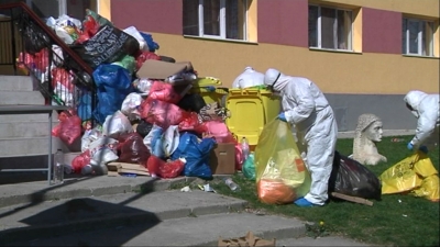 Galaţi: Scandal de la gunoaiele cu risc biologic ridicate după câteva zile de la un centru de carantină (VIDEO)