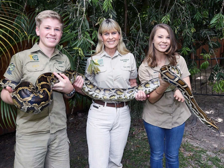 Familia "vânătorului de crocodili" Steve Irwin lansează un nou show TV