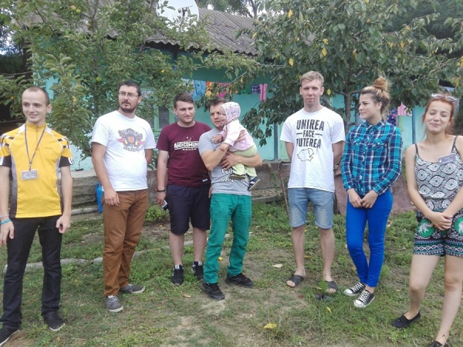 Punte de suflet peste Prut: Unioniştii din Galaţi, alături de micuţul Ciprian dintr-un sat din Republica Moldova